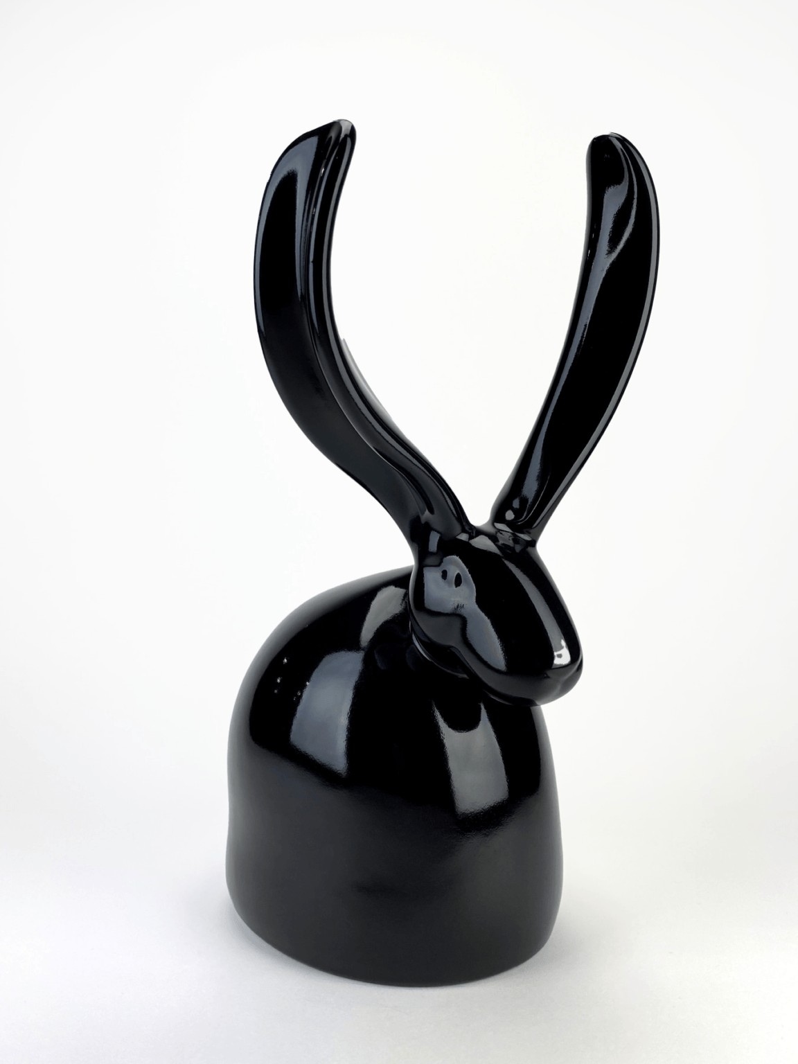 TEMIS by Hunt Slonem, Ceramic scultpure