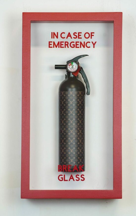 LOUIS VUITTON : In Case Of Emergency Break Glass