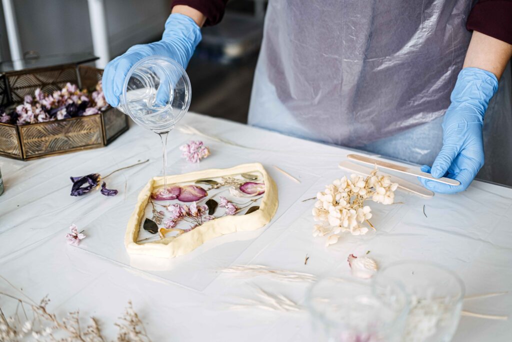 artisan-crafting-process-with-resin-and-preserved
